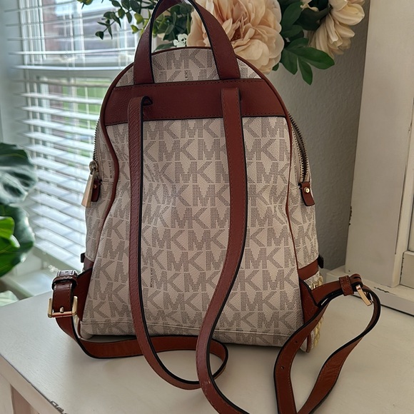 MICHAEL MICHAEL KORS Rhea studded backpack - Picture 7 of 7